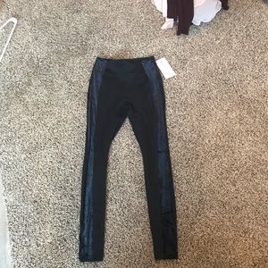 BRAND NEW WITH TAGS- Athleta leggings with velvet